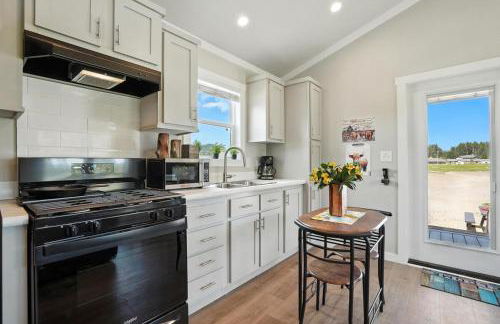 The Fluffy Cow - BRAND NEW 1 BD CABIN - Foto 7