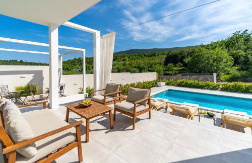 Villa Zen with 4 bedrooms, private 32 sqm pool, summer kitchen, 7 km from the beach - Photo 11