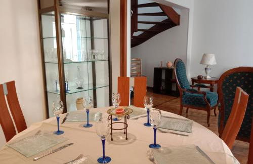 Maison rénovée proche Vichy : 3 chambres, cour fermée, tout inclus, idéal curistes et activités naturelles - FR-1-489-481 - Foto 2