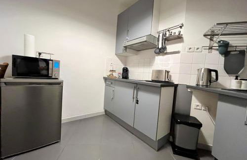 2P calme - climatisation - 70m du métro M4 Barbara - 4 pers maximum - Foto 5