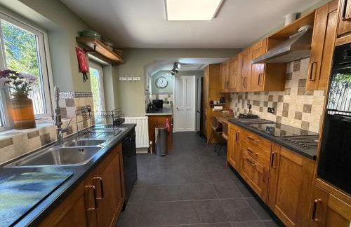 Smart & Comfortable 3-bedroom Victorian house - Photo 8