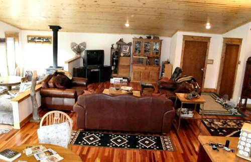Secluded Lodge Rental for Large Groups in Lewis and Clark National Forest, Montana - Foto 8