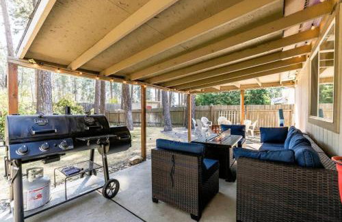 Comfy CDA Family Home with Fire Pit and Huge Yard - Foto 22