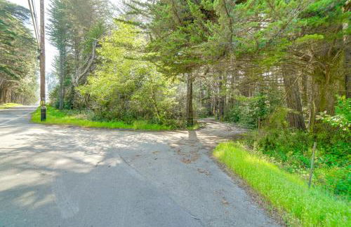 Hot Tub, 1 Mi to Beach 12-Acre Fort Bragg Cabin! - Foto 32