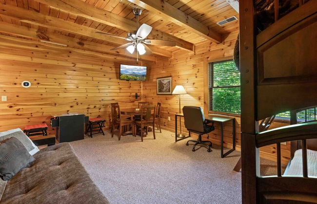 Rustic 3br Cabin Near Lake w/ Hot Tub! - Foto 26