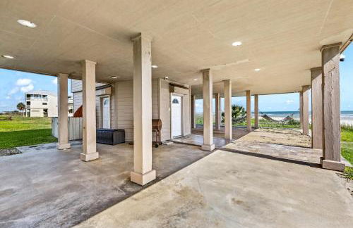 Oceanfront Galveston Beach House Steps to Sand! - Foto 38