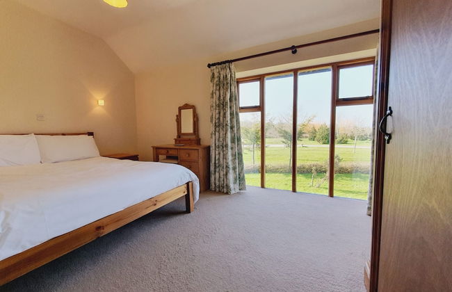 The Victorian Barn self catering holidays with pool & hot tubs - Photo 13