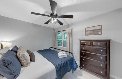 The White Lodge 4BDR Sleeps 8 with Fire Pit - Foto 25