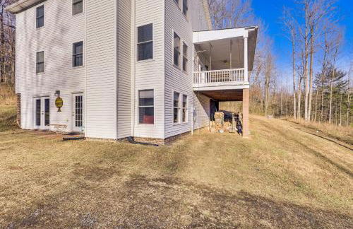 Family Home with Game Room and Decks in Etlan! - Foto 41