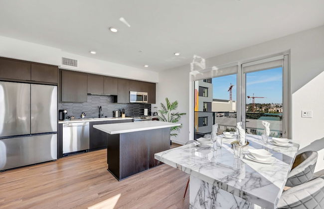 Luxury 2BR Hollywood Pool View by Oneluxstay - Foto 8