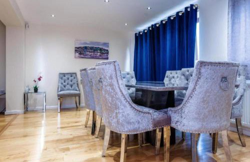 10 Guests - 5 Bedrooms - Free Parking - Lux House - Foto 7