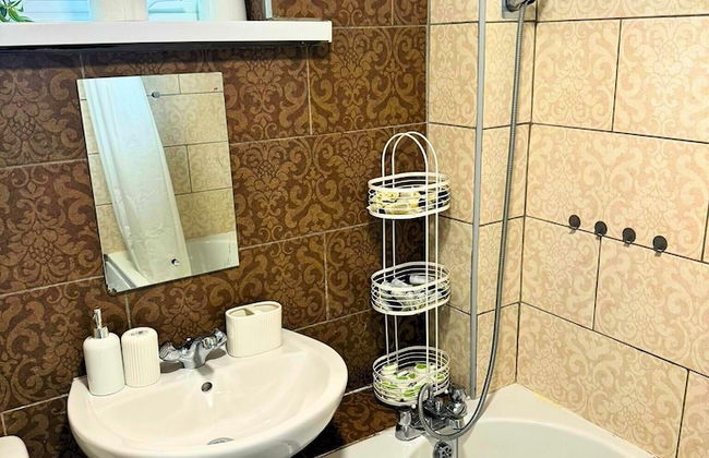 City Nearby - Parking - Wifi - Garden - Sleeps 4 - Foto 24