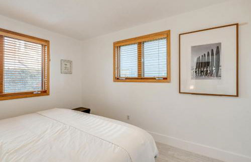 Oceanside Escape with Stunning Views Walk to Beach! - Foto 14