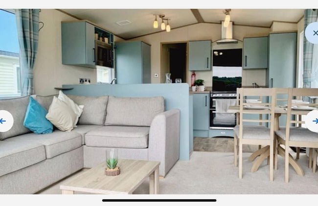 Stunning River View 2 Bedroom Caravan With Decking - Foto 8