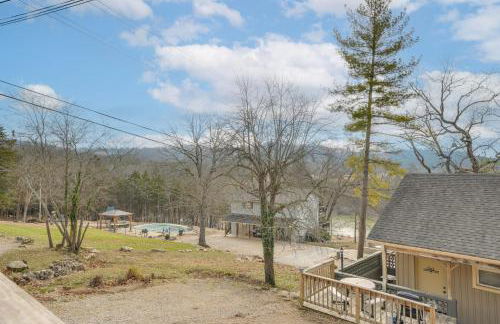 Lake and Trail Access Cape Fair Cottage with Deck - Foto 18