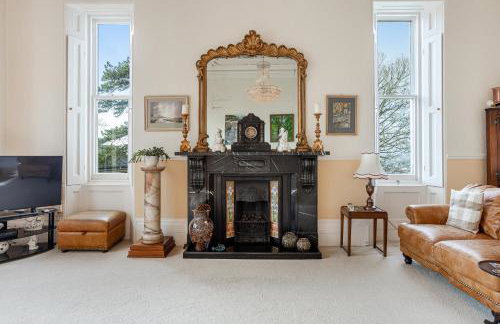 Stunning Apartment in Victorian Villa with Garden - Photo 15