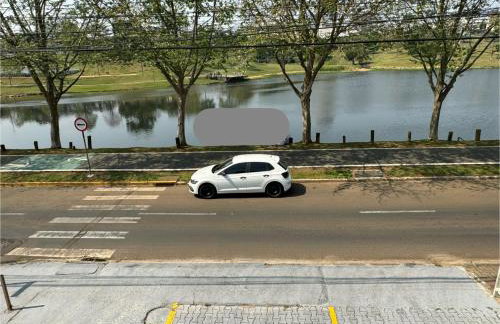 Studio com quarto e banheiro em frente ao Parque do Lago Acomoda até 2 pessoas 1 cama - Foto 26