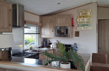 Glan Hirfaen, Where the mountains meet the sea - Photo 8