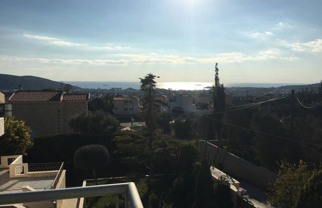 Stunning 4-bed Villa in Lagonisi Kalivia Thorikou - Photo 21