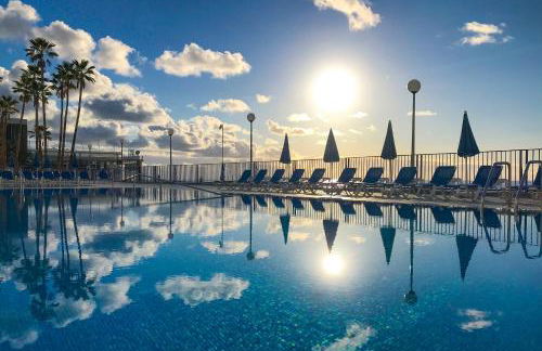 Stunning Views Guaranteed - Photo 1