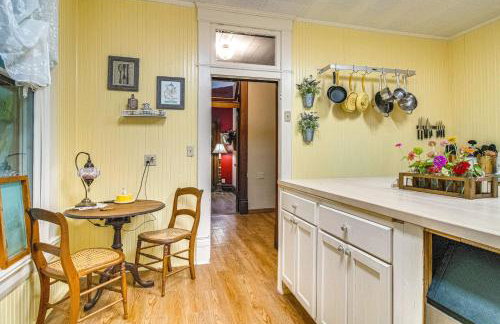 Creekfront Yellville Manor with Parlors and Fire Pit! - Foto 9