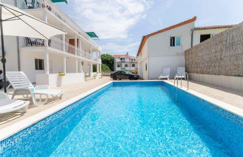 Apartments Mila Family With Pool - Photo 38