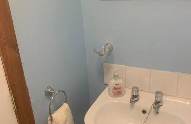 House - Sleeps 4 with Cozy Fireplace - Foto 36