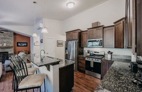 47MF - WiFi - Fireplace - Sleeps 6 - Foto 17