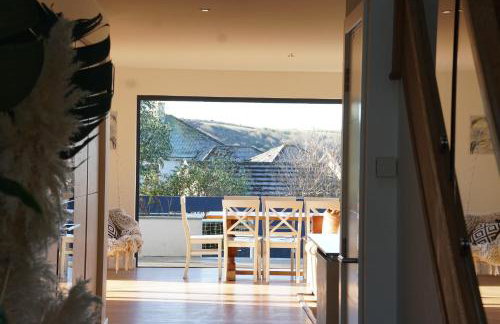 Stunning 4 Bedroom Home with Wild Spa, Gym & Hot Tub - Foto 2