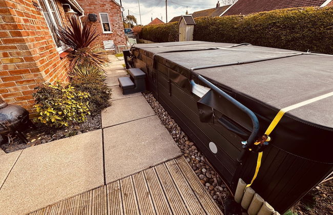 Luxury Adult-only 2-bedroom Bungalow With Hot Tub - Foto 39