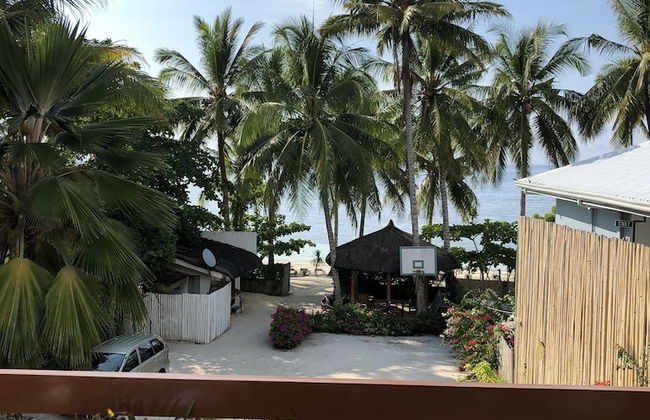 The Whitehouse by the Sea - Photo 19