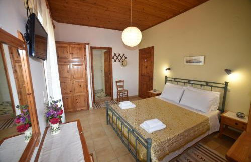 Evanthia Toroz Rooms & Studios - Photo 4