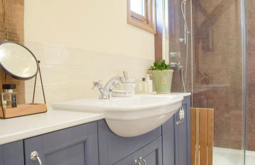 Rushmoor Lodge - Photo 6