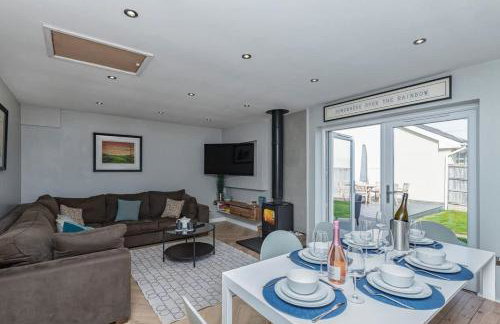 Family-Friendly Retreat between Beach & Mountains - Foto 12