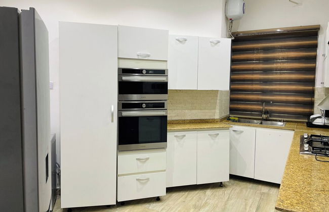 The Azaria Hotel & Apartment - Photo 38