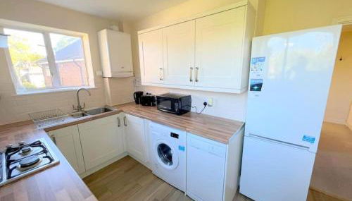 2-bed Flat - Wallington - 6min walk to station - Foto 4, minibar