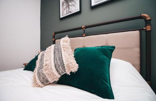 Commercial House, By Solace Stays - Foto 41