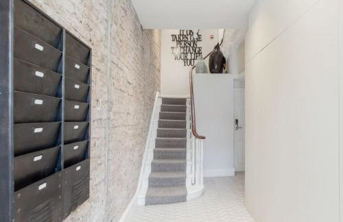 Decompress at a Serene Studio in Classic Townhouse - Foto 18