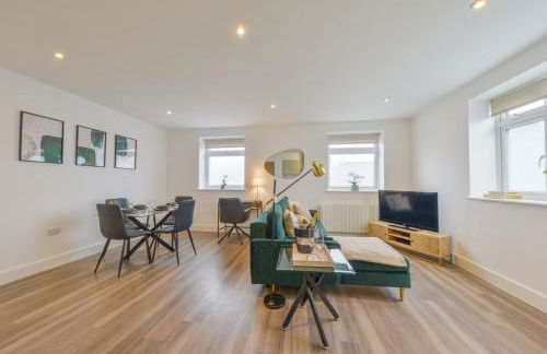 Luxury One Bedroom Apartment St Albans By Central Stays Short Lets & Serviced Accommodation With Free Parking - Photo 4