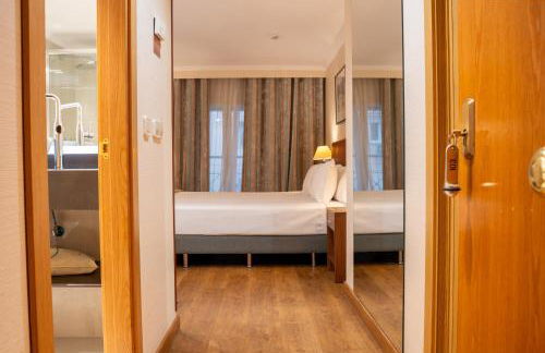 Aparto-Hotel Rosales - Photo 49