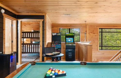 Monarch's Roost Luxe Cabin w Hot Tub and Sauna 10 Min to Helen - Foto 3