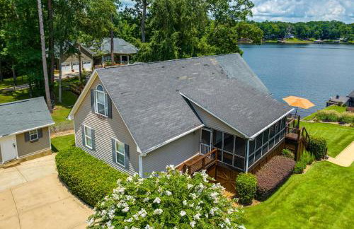 Luxe Lake Sinclair Living Private Dock and Beach! - Foto 38