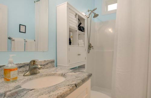 Lakefront Home with Hot Tub and Dock in Cross Hill! - Foto 24