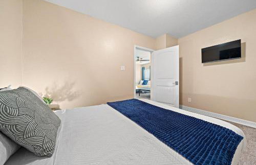 Nr DT, Med Center, Midtown Sleeps 16 Game Room - Photo 24