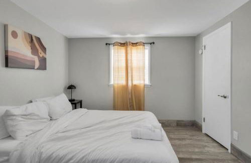 The Retro Pad - Large Yard and Foosball Table - Photo 33