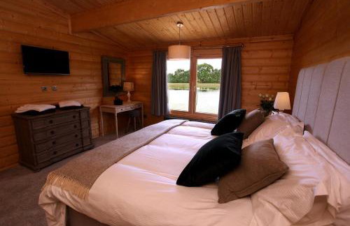 Cambridgeshire Lakes - luxury lodges in a stunning lake location - Foto 34