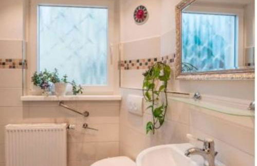 Erdgeschoss Wohnung mit Garten - Foto 4