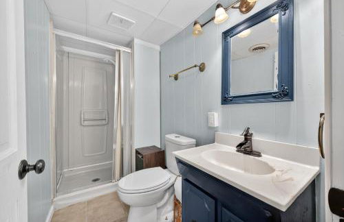 Lakefront Getaway with Private Dock & Scenic Views home - Foto 21