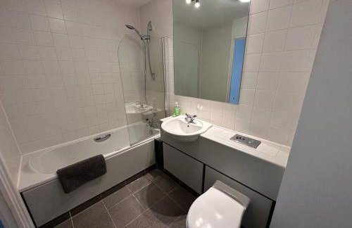 City Centre Free Secure Parking - Photo 5