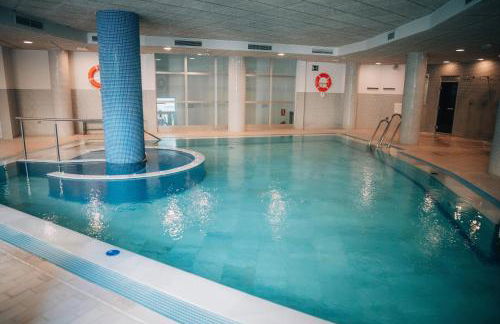 Luxury 2 bedrooms, Private Heated Pool - EHHouse - Photo 8